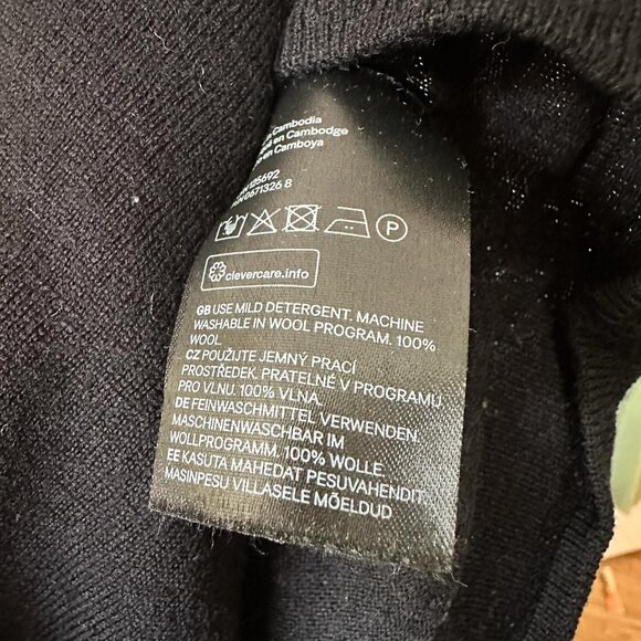 Black 100% Merino Wool Long Sleeve - Picture 5 of 5